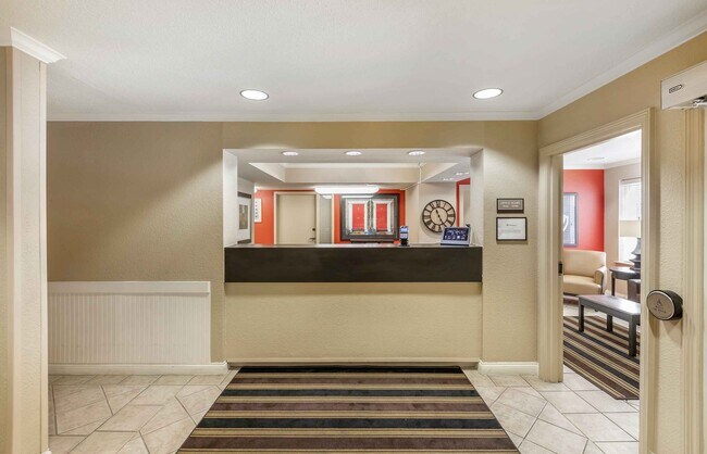 Photo - Furnished Studio-Milwaukee - Brookfield Apartment