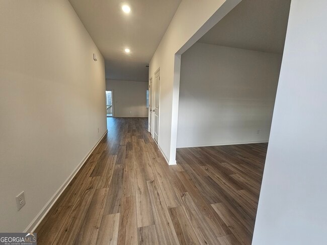 Photo - 285 Red Dragon Dr