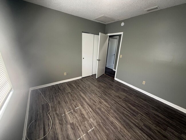 Photo - 1317 E Church St