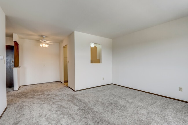 Photo - Avenue Manor Apartments