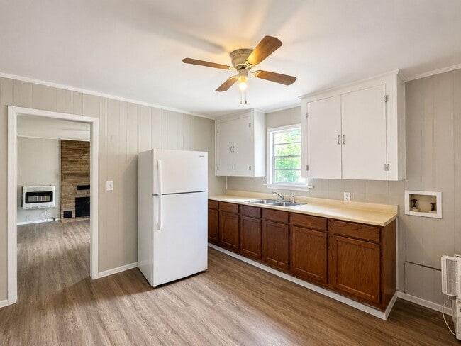 Photo - Remodeled 2/1 • Water Included • Commutable Unit 329 Newport Rd.