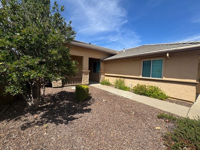 Photo - 1033 Halidon Way