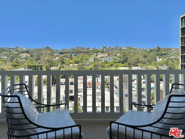 Building Photo - 999 N Doheny Dr Unit 904