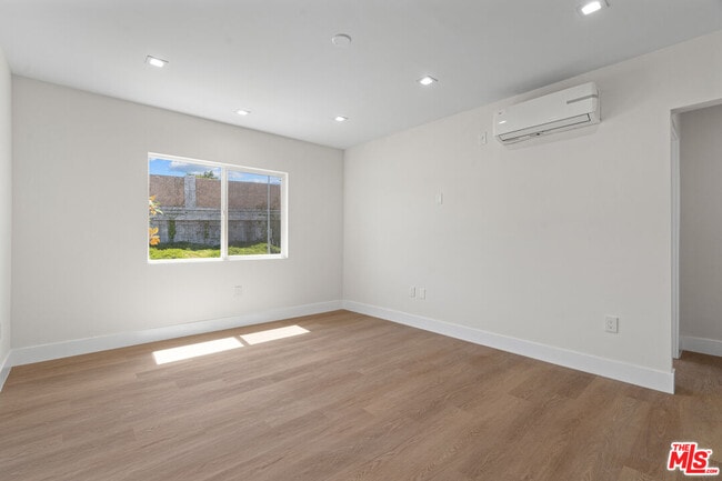 Photo - 420 S Sepulveda Blvd Unit 12