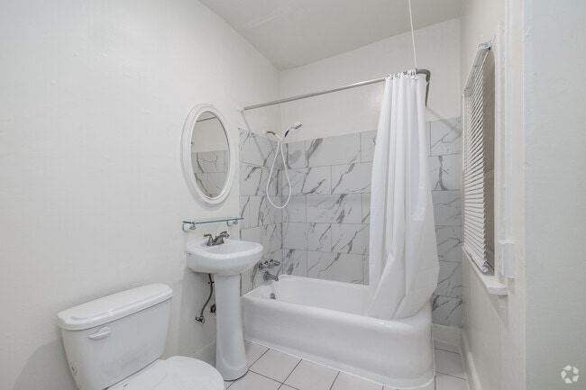 1BR, 1BA - 600SF - Bathroom - Wendover Apartments