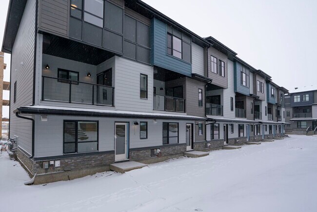 Photo - 42 Cranbrook Common SE