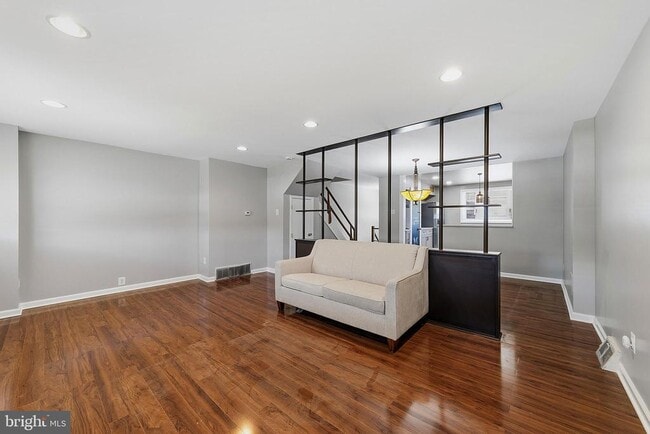 Photo - 1135 W Thompson St