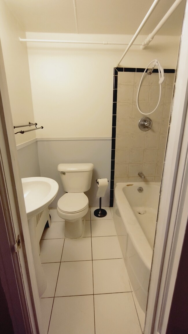 Photo - 417 Dearborn Ave Unit 417-1B