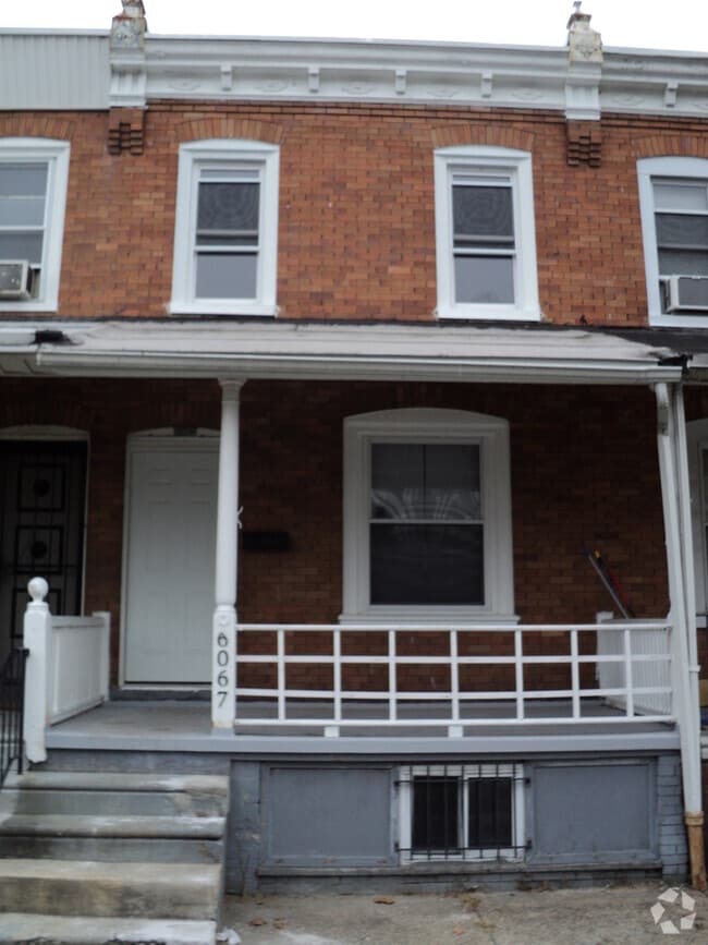Building Photo - Remodeled Beauty - Oak Lane Rental