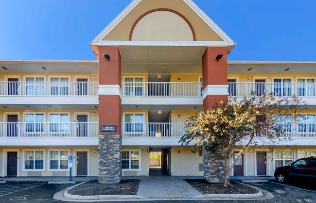 Furnished Studio-Roanoke - Airport