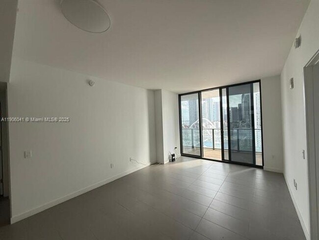 Photo - 1600 NE 1st Ave Unidad 1600 NE 1st Ave 1909