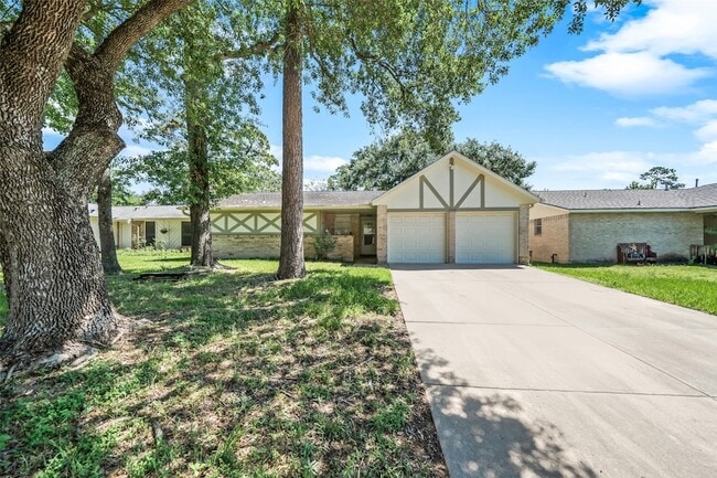 Building Photo - 14406 Cypress Branch Dr