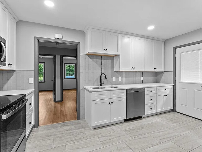 Photo - 5146 Vincent Ave N