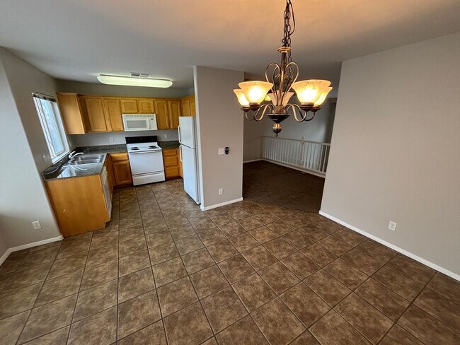 Photo - Beautifully designed 2Bed/2Bath/2Car Townhome located in Summerlin