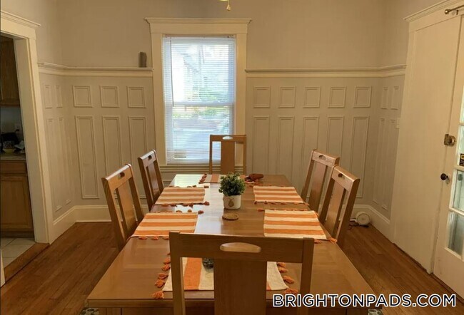 Photo - 209 Chestnut Hill Ave Unit 2