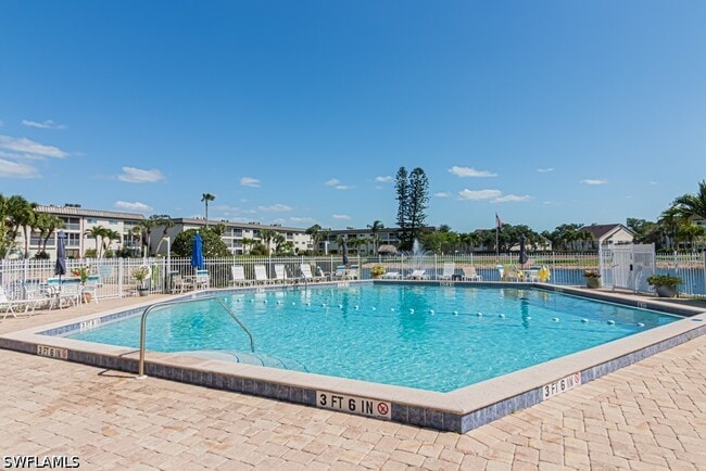 Building Photo - 1022 Manatee Rd Unit D107