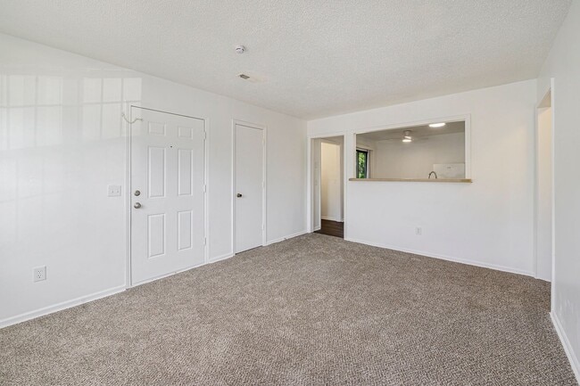 Photo - Charming 2BR/1BA Home in Olathe! Unit D