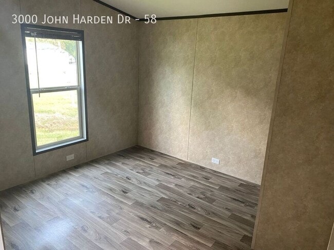 Photo - 3000 John Harden Dr