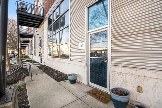 Building Photo - 195 Arizona Ave NE Unit LW Rental
