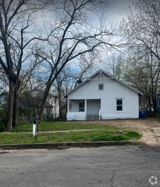 Building Photo - 926 W Nelson St Rental