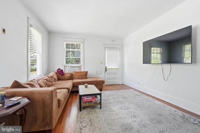 Photo - 524 N Kenmore St