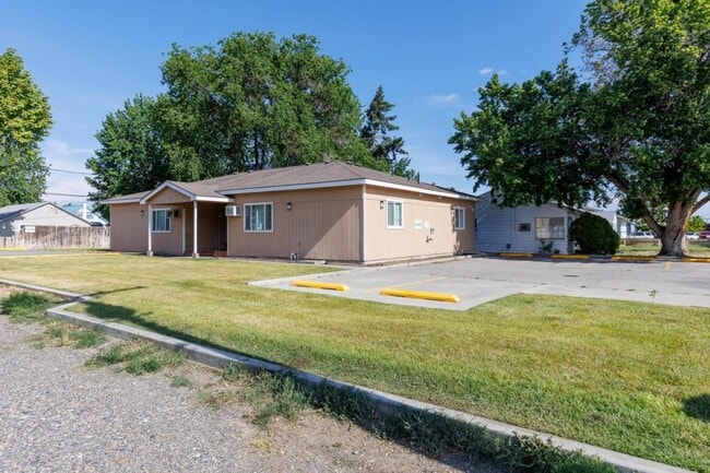 Photo - 920 W Entiat Ave