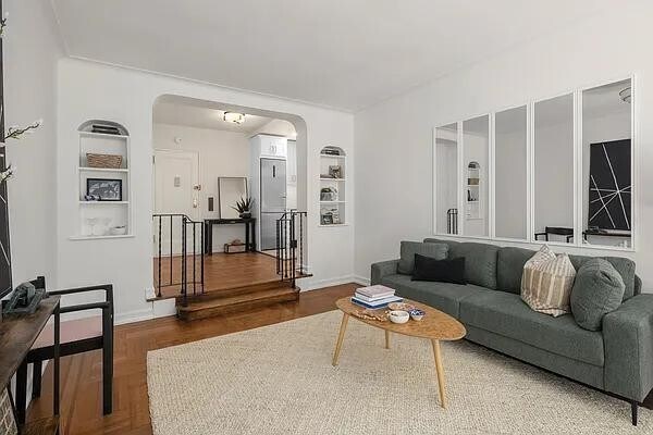 230 W 105th St Unit 3G