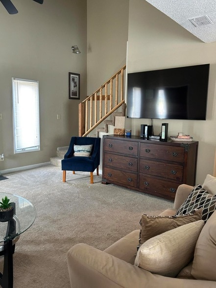 Photo - 35 Foxcroft Ln