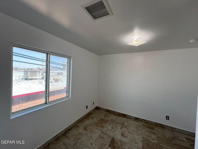 Photo - 540 N Yarbrough Dr Unit 26