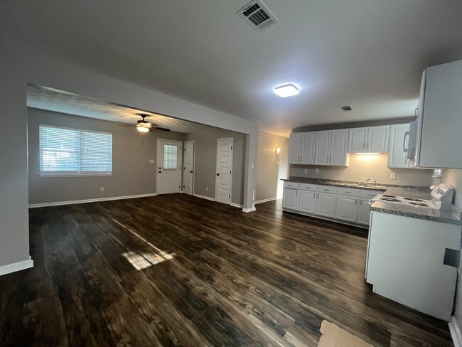 Photo - 1004 Edgewood Ln