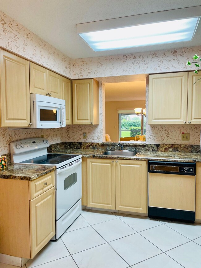 Photo - 7286 Huntington Ln Unit 105