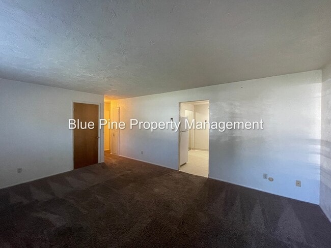 Photo - 1680 Calkins Ave Unidad 3