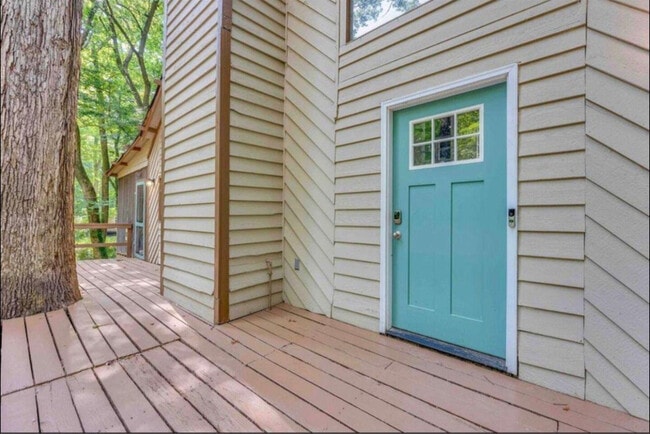 790 Oak Dr