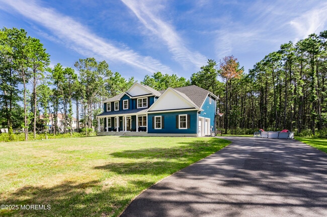 Photo - 1561 Scranton Ave