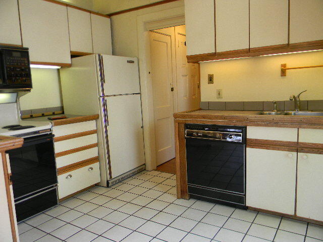 Photo - 236 W Barnard St Unidad Apartment Two