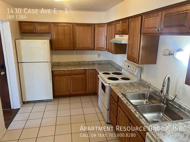 Building Photo - 1430 Case Ave E Unit 1