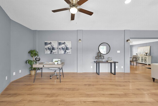 Photo - 11636 Old Oaks Ln