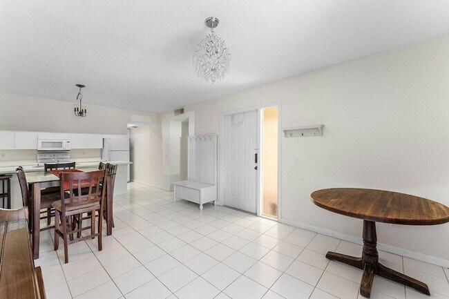 Photo - 170 Waterside Dr Unit 170