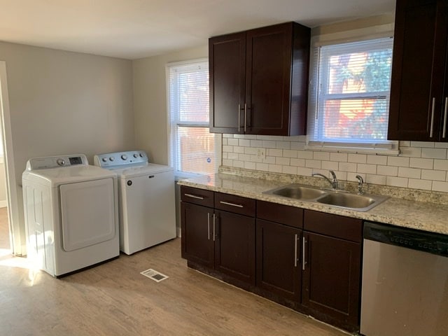 Photo - 1446 Valentia St