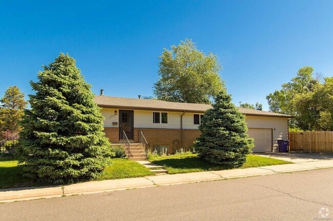 Building Photo - University Gem with Spacious Yard & Garage... Rental