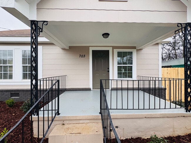 Photo - 703 31st Ave E