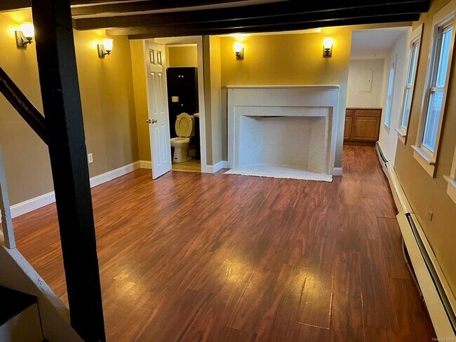 Photo - 17 Quaker Hill Rd