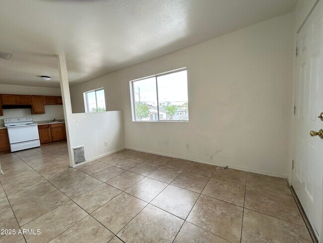 Photo - 1321 W Vogel Ave Unit Apt 6