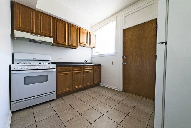 Photo - 8056 S Drexel Ave