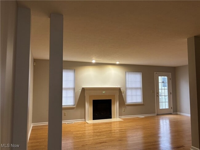 Photo - 1928 E 86th St