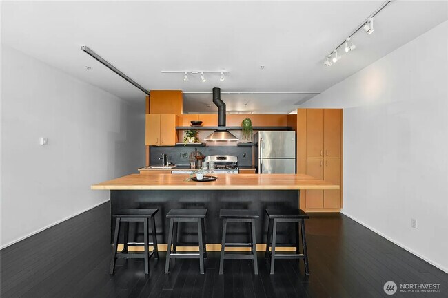 Photo - 1111 E Pike St Unidad 302