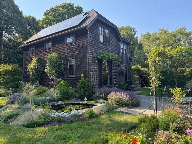 Building Photo - 68 Sachuest Way