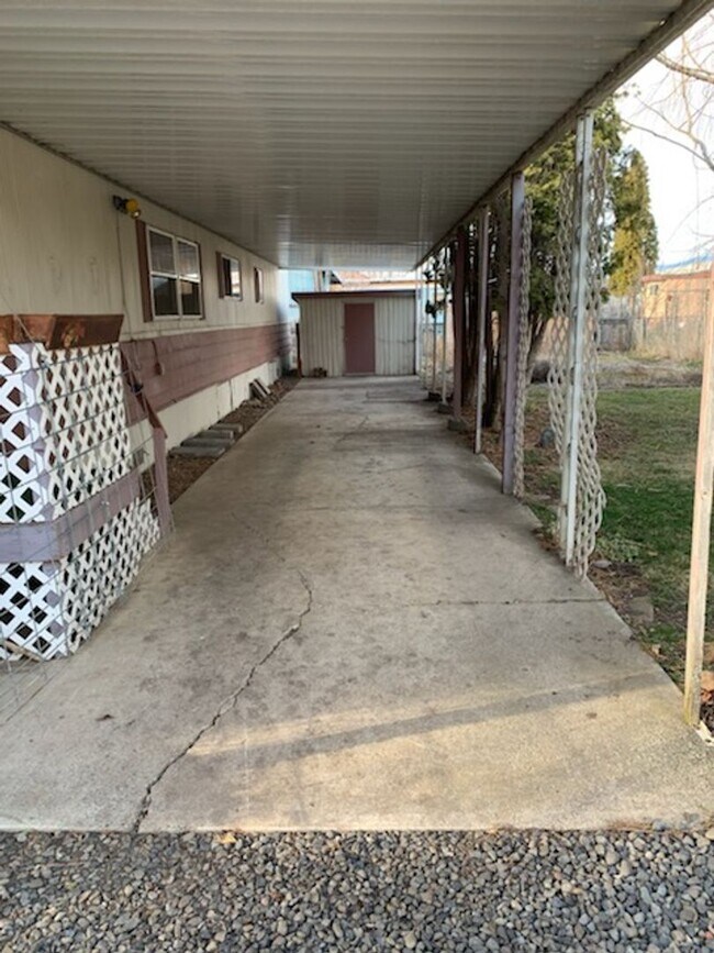 Photo - 599 E Ash St