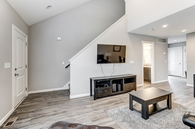 2 Story 2 Bedroom 2.5 bath