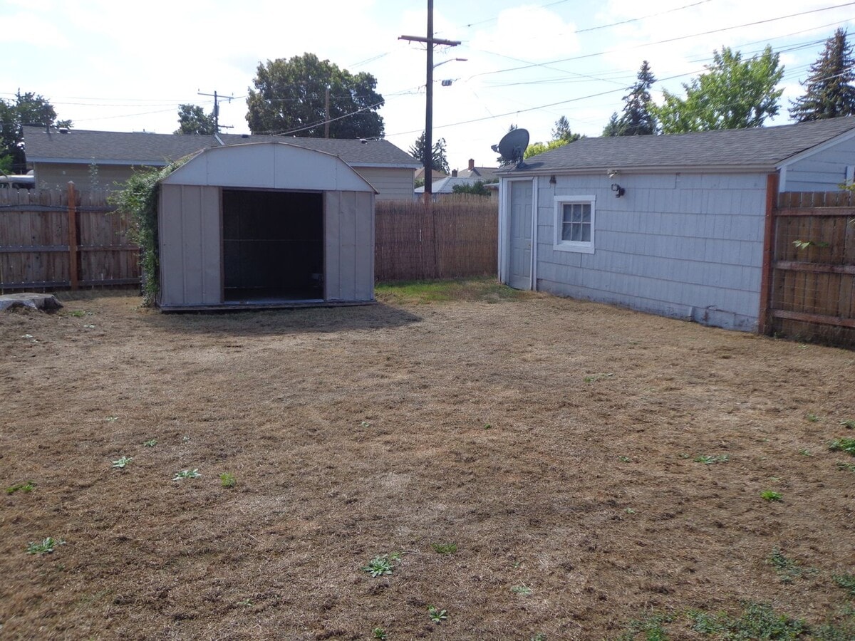 Photo - 4619 N Howard St